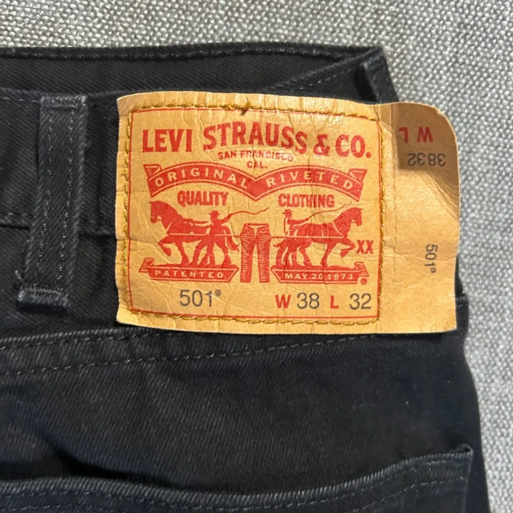 Levi's 501 Original Fit Jeans Men 38x32 Black Straight Leg Button Fly Denim